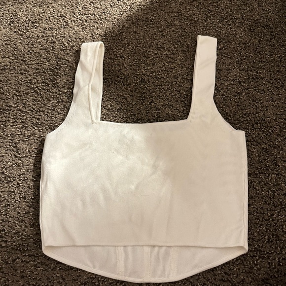 Cropped Tank Top - Picture 3 of 3